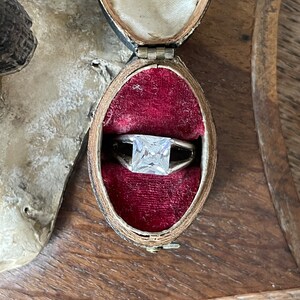 Fabulous Vintage Sterling Silver & CZ Ring - UK Size N 1/2 - Hallmarked 925 -