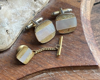 Fabulous Pair Vintage Gold Tone and Abalone Cufflinks Cuff Links & Tie Tack