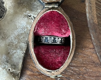 Fabulous Vintage Sterling Silver Band Ring Mickey Mouse  - Hallmarked 925 - UK Size N - US Size 6.75
