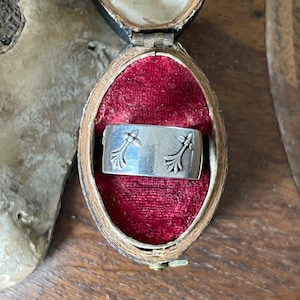 Fabulous Vintage Sterling Silver KELT Breton Bretagne Brittany Ring - Hallmarked 925 - UK Size J 1/2 - US Size 5