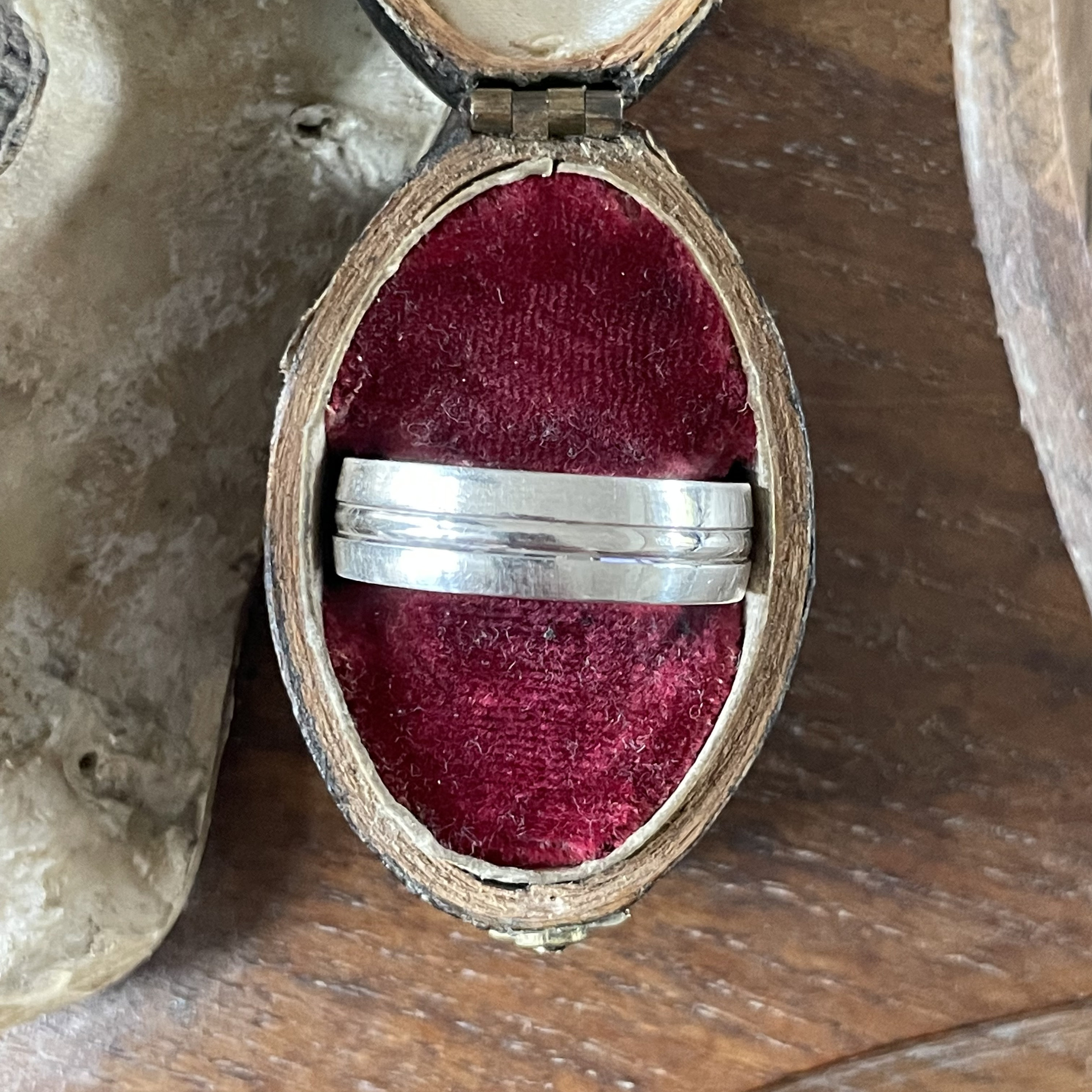 Fabulous Vintage Sterling Silver Band Ring - Hallmarked 925 - Size 