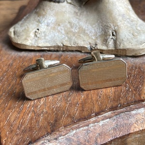 Fabulous Pair Vintage Gold Tone Cufflinks Cuff Links -