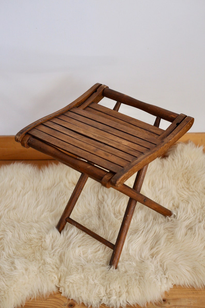 Chaise pliante en bois ancienne ,vintage image 6