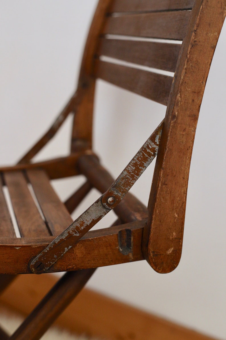 Chaise pliante en bois ancienne ,vintage image 5