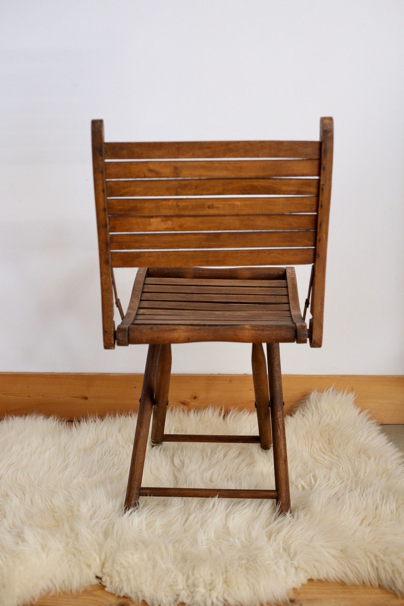 Chaise pliante en bois ancienne ,vintage image 7