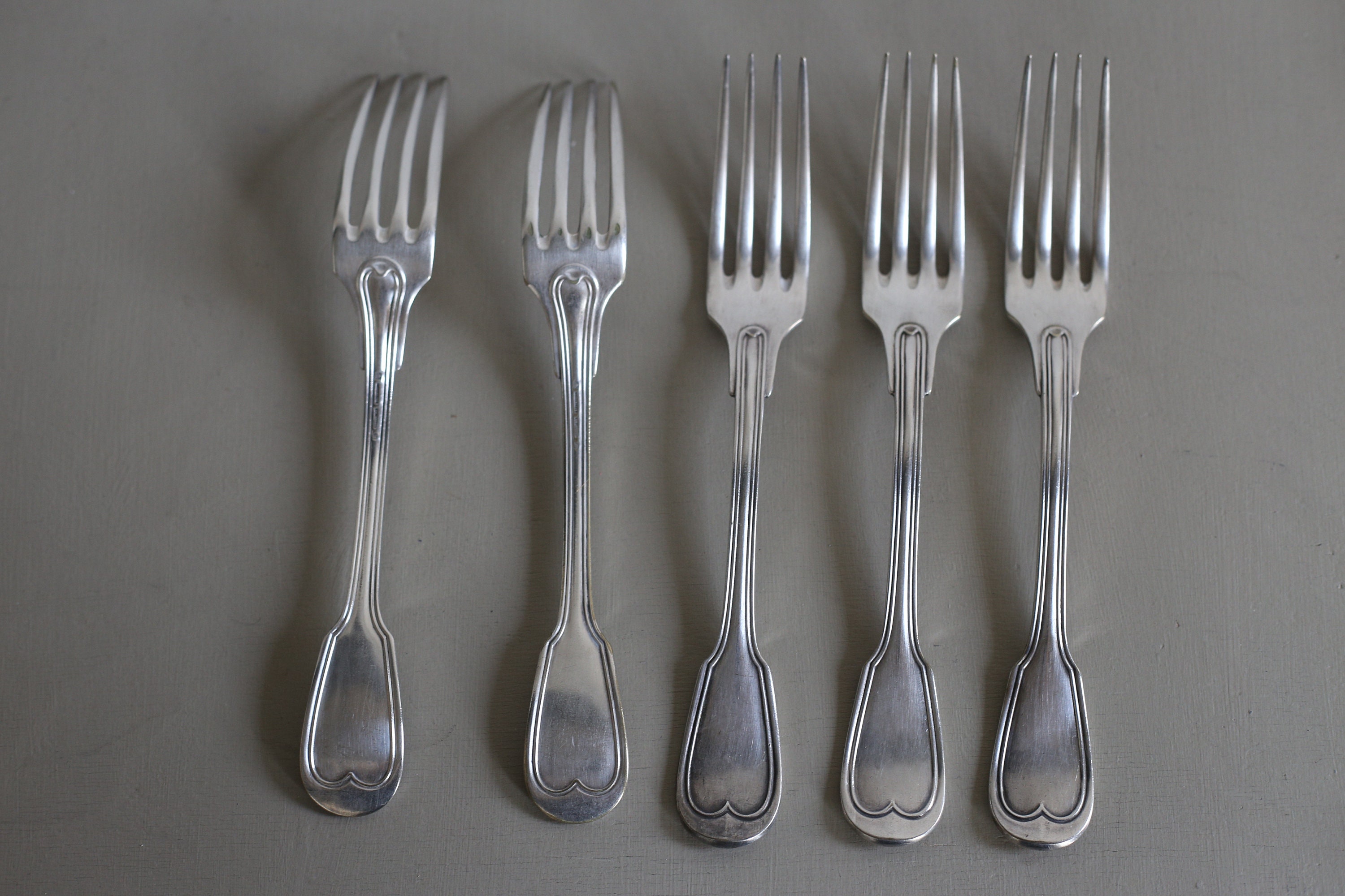 Lot de couverts en métal argenté 4,9kgs - Arts de la table