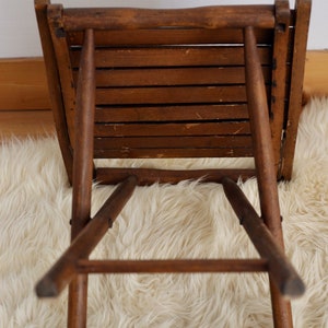 Chaise pliante en bois ancienne ,vintage image 8