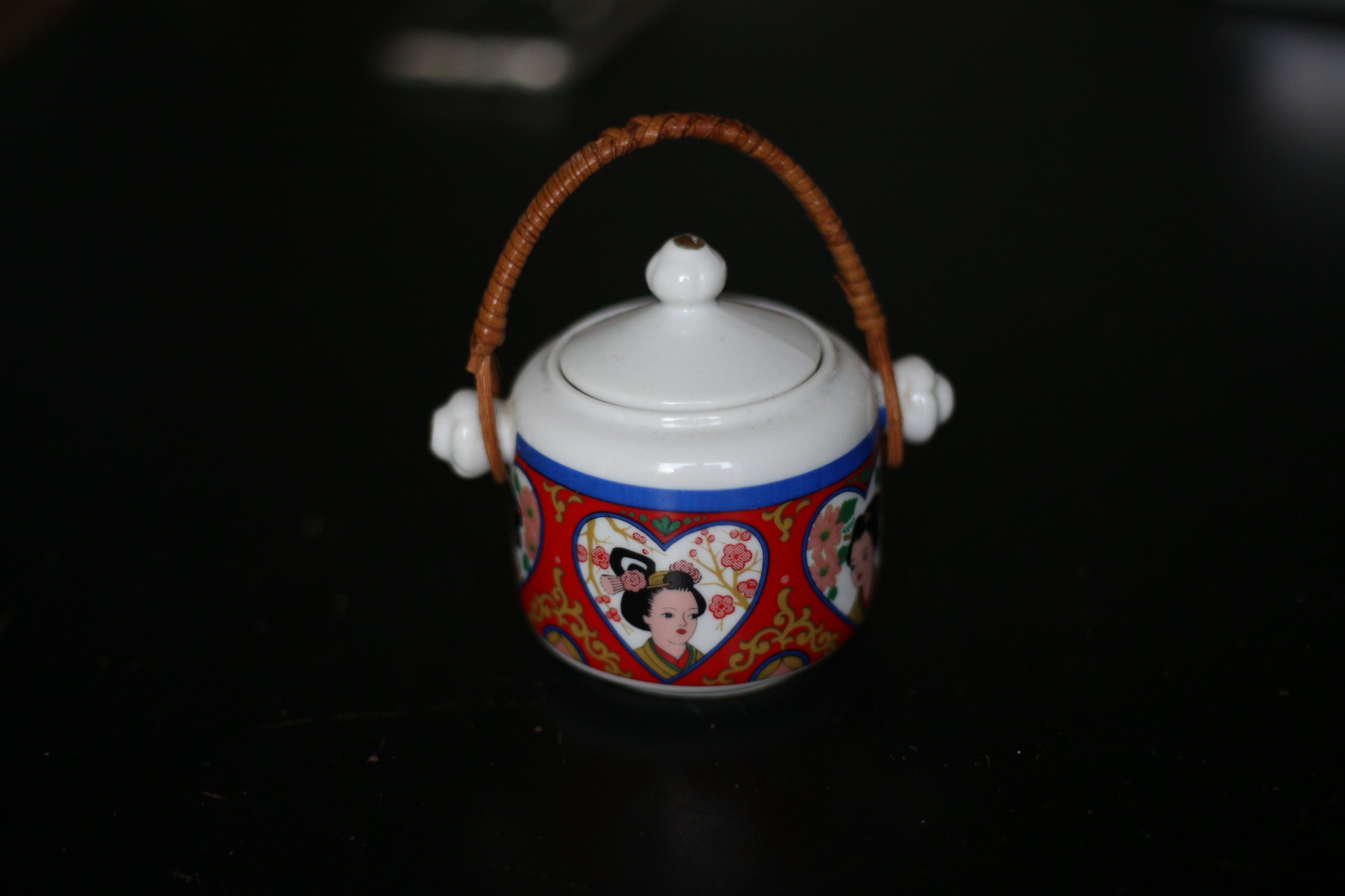 Sucrier en Porcelaine Fine ChinaVintage