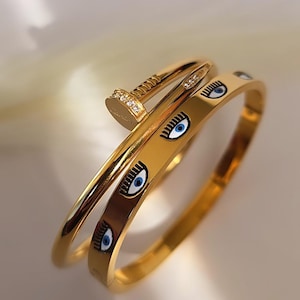 Set of 2, 18k gold plated  bangle. Everyday wear, non tarnish, waterproof, adjustable, side openable.