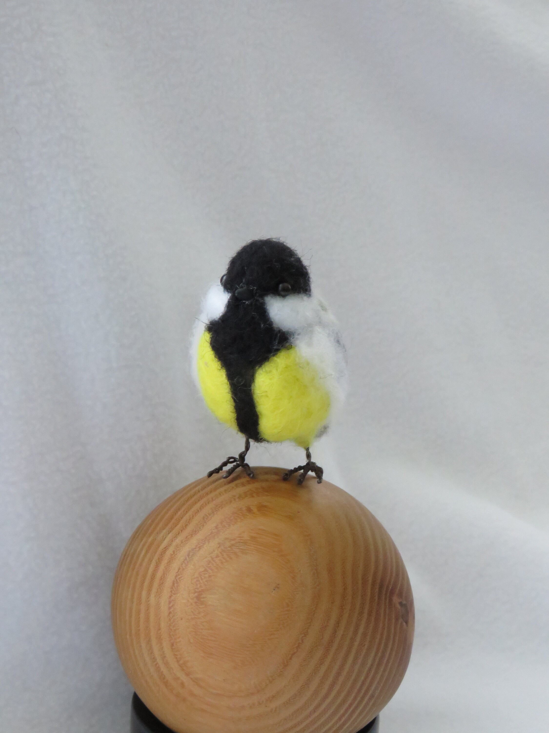 Mésange Charbonnière en Laine Feutrée Piquée.