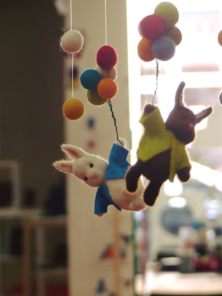 Mobile Chambre Bébé en Laine Feutrée Piquée.