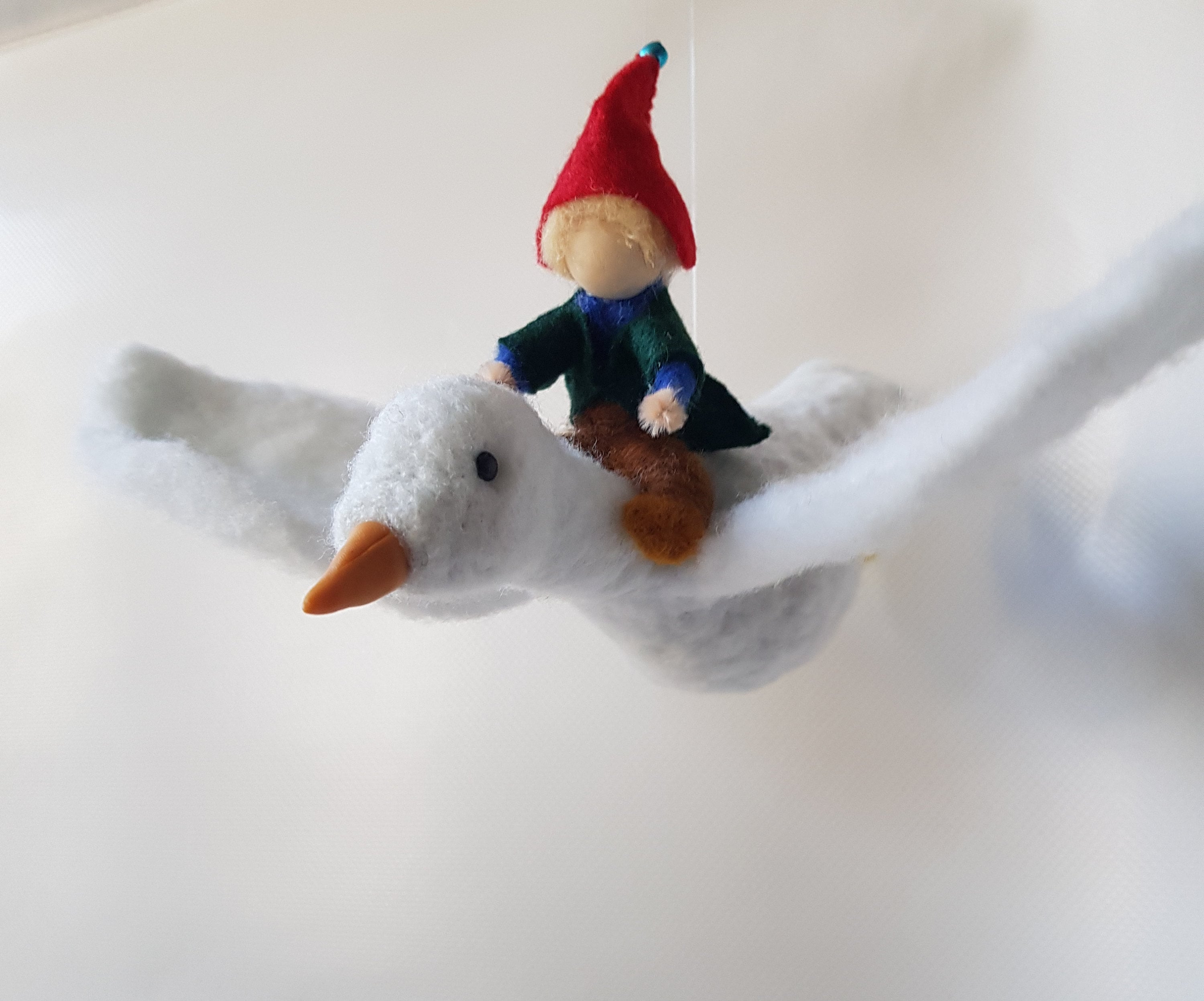 Suspension Conte de Fée en Laine Feutrée .