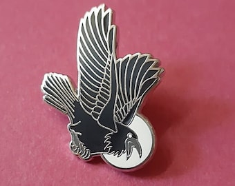 Raven Crow Moon Pin Badge Métal Émail Oiseau Sorcière Noire Sorcellerie Nuit Magique Hugin Gothique Edgar Allan Poe - LIVRAISON GRATUITE