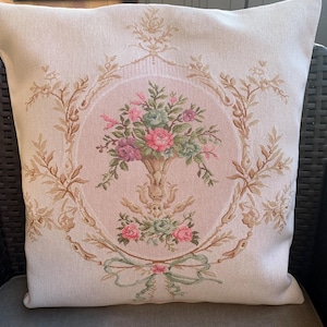 Vintage Style Tapestry Cushion Cover: Floral Vase (cream), 17&quot; Square