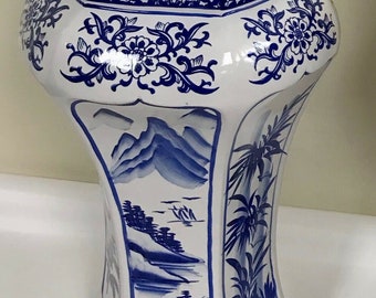 Chinese Porcelain Chinoiserie Blue and White Pedestal Stand Table 26"