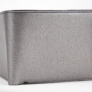 Cartera plegable de cuero plateado metalizado para hombre