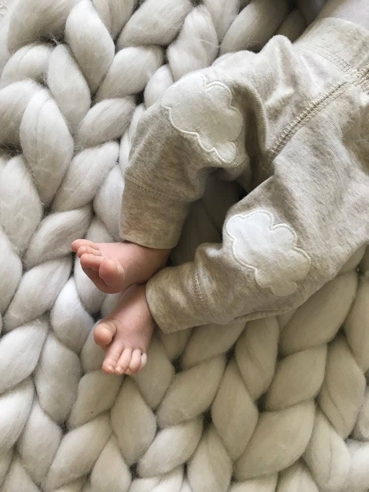 CHUNKY knit baby BLANKET. The finest 100 merino wool. Handmade in the