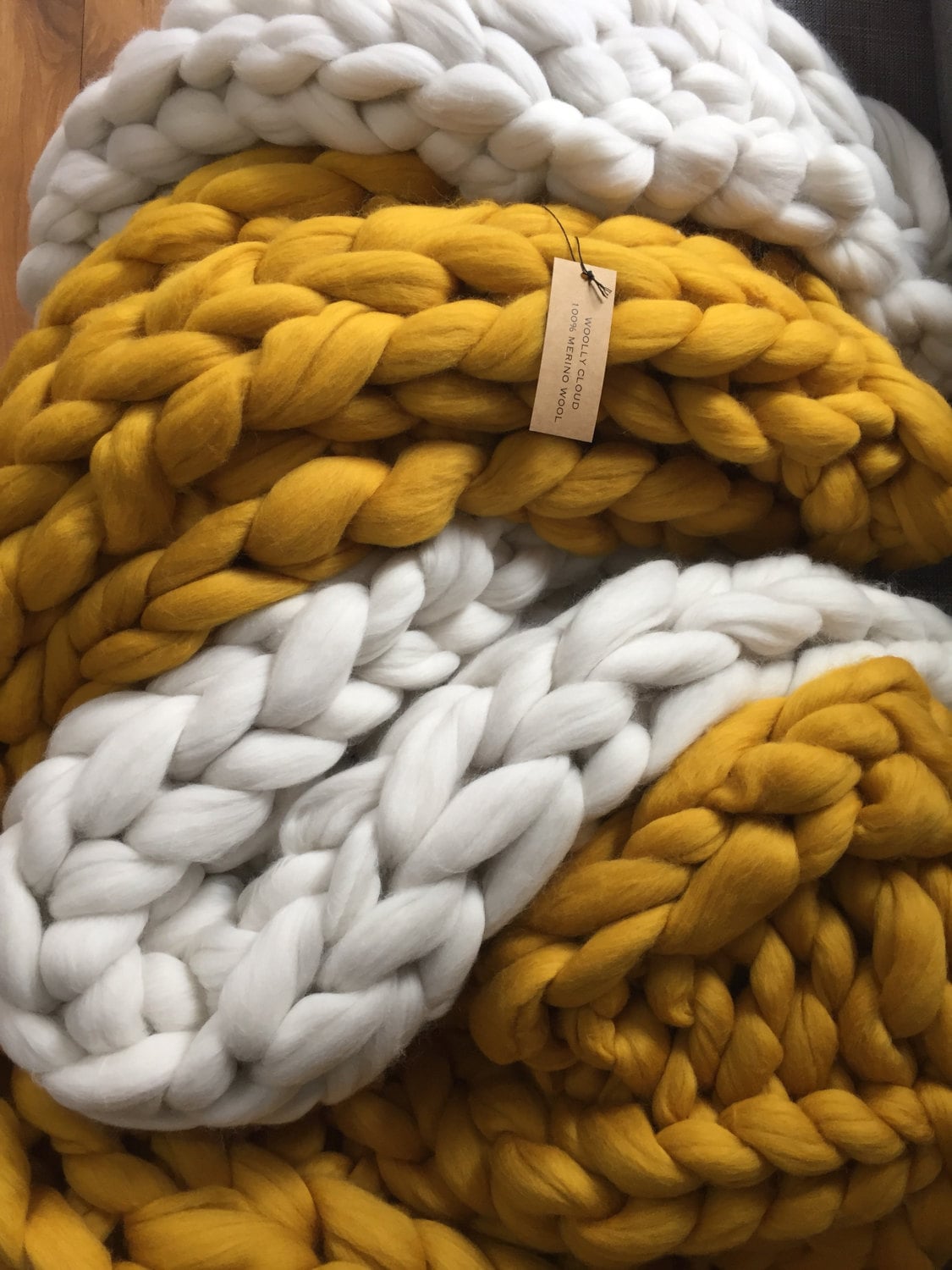 Chunky knit blanket/throw. HANDMADE . 100 merino wool. Size 32x54