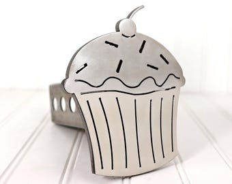 Cubierta de enganche de acero inoxidable para cupcakes. Compatible con receptores de enganche de 2 pulgadas. Envío gratuito.