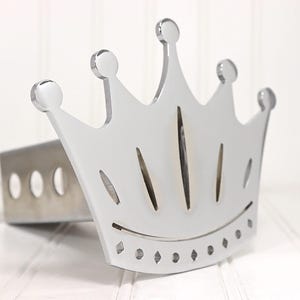 Chrome Crown Detailed Hitch Cover – Fits 2” Hitch Receiver
