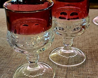 Vintage King's Crown "" Thumbprint "" Muster rote Kelche, von Tiffin Franciscan Glass Co. - 2er-Set