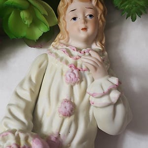 Vintage MANN made in Korea Porcelain Harlequin Pierrot Clown Girl 7&quot; Nostalgic Collectible Figurine Decor