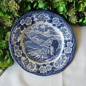 Vintage Royal Warwick Lochs Ka Trine of Scotland Blue & White Porcelain 7&quot; round Bread or dessert Plate made in England