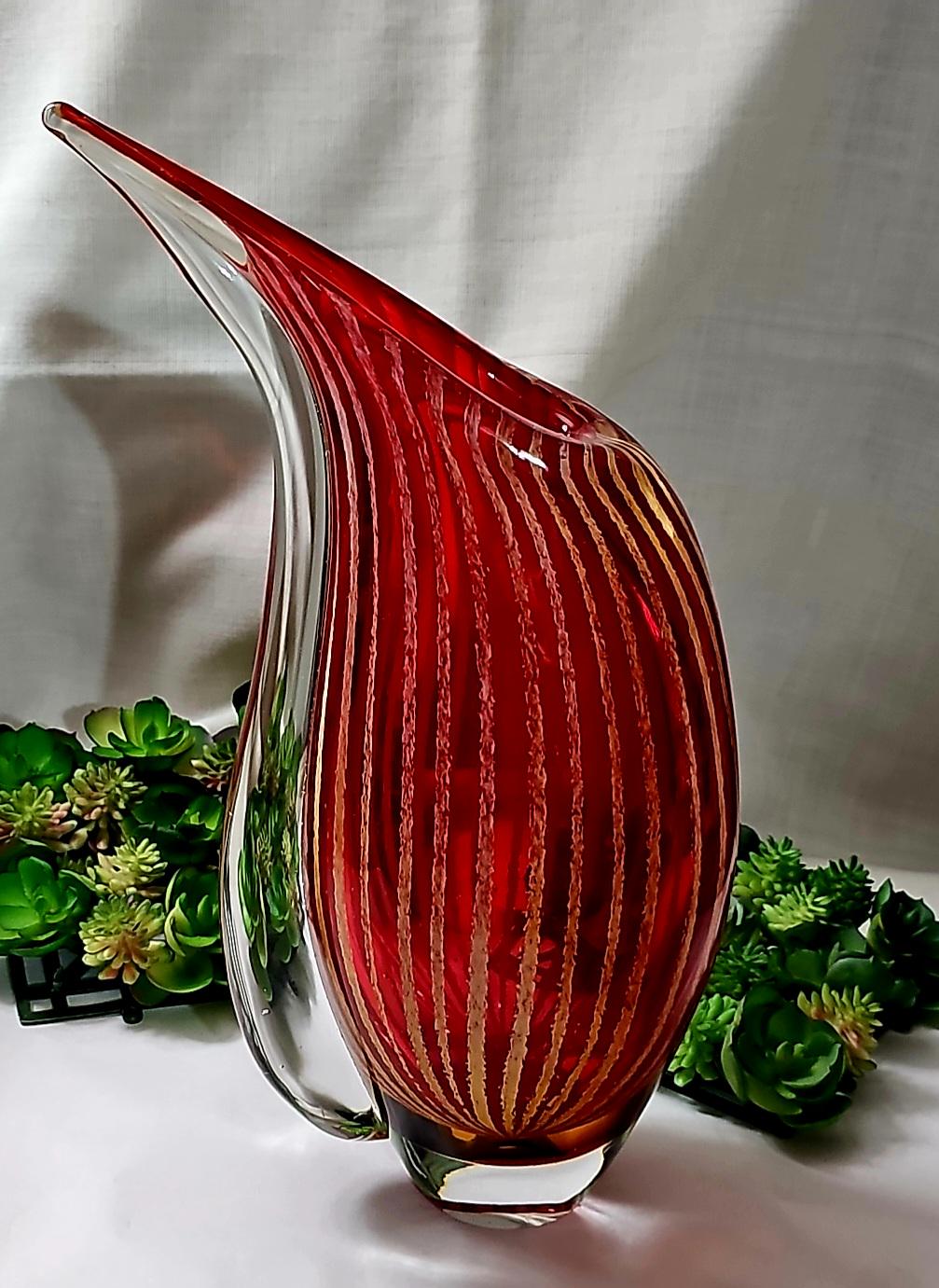 Vase En Verre Style Murano Rouge - Hauteur 19,5 Cm - Décor Abstrait Multicolore