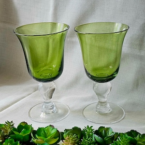 Vintage pair wine glass green stemmed water or beverage goblet 7&quot; tall