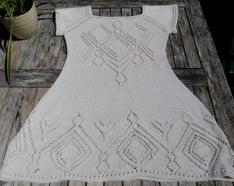Knitted off white cotton summer dress, with round yoke and lace pattern, size S, stunning lace back, lovely and cool in the sun!