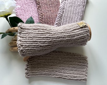 Lilac, pink, rose, super chunky wrist warmers / arm warmers, 100% natural fibres, alpaca and wool, for men or women, with hole for thumb