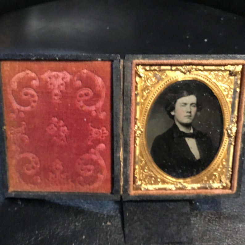 ANTIQUE AMBROTYPE PHOTOGRAPH full case