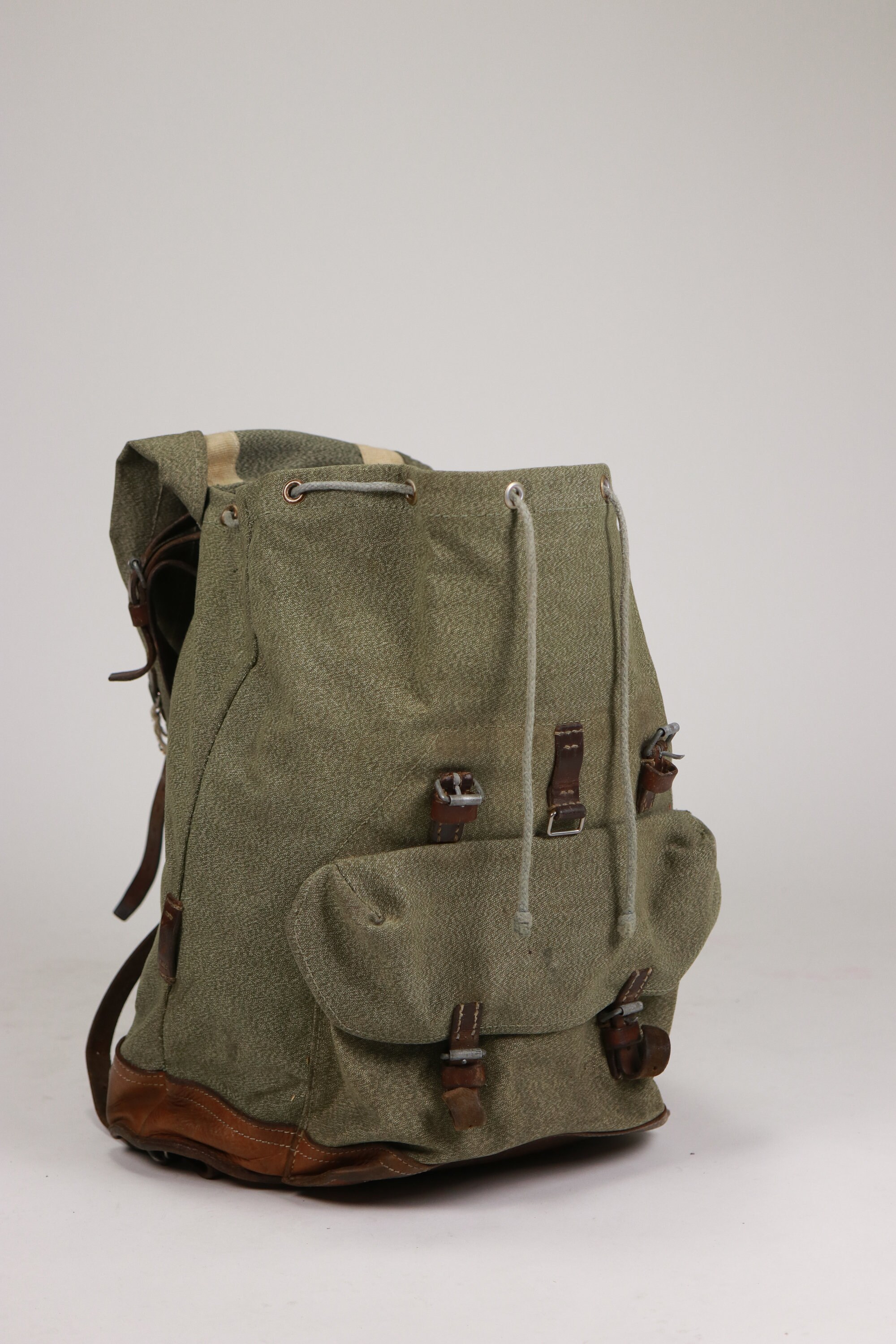 1967 Salt & Pepper SWISS ARMY Rucksack 1940's Grey / Etsy