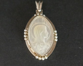 Antique French Medal In Mother-of-pearl And Fine Pearls.