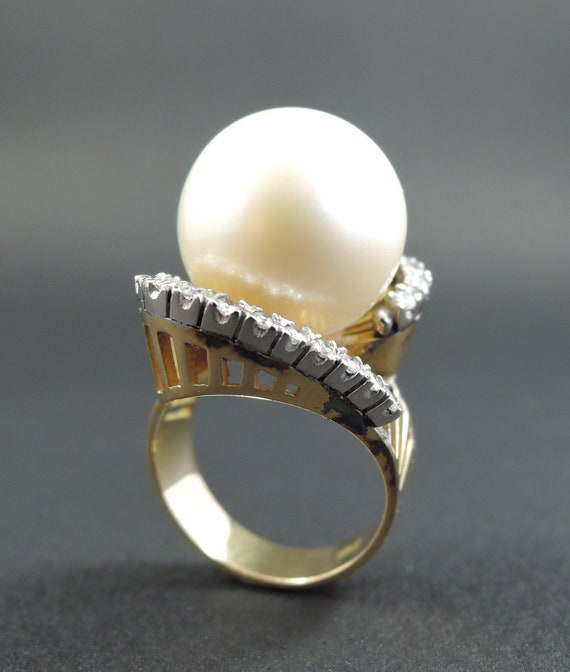 South Sea White Pearl Ring in White Gold with Diamonds - 006-01740 – Maui  Divers Jewelry