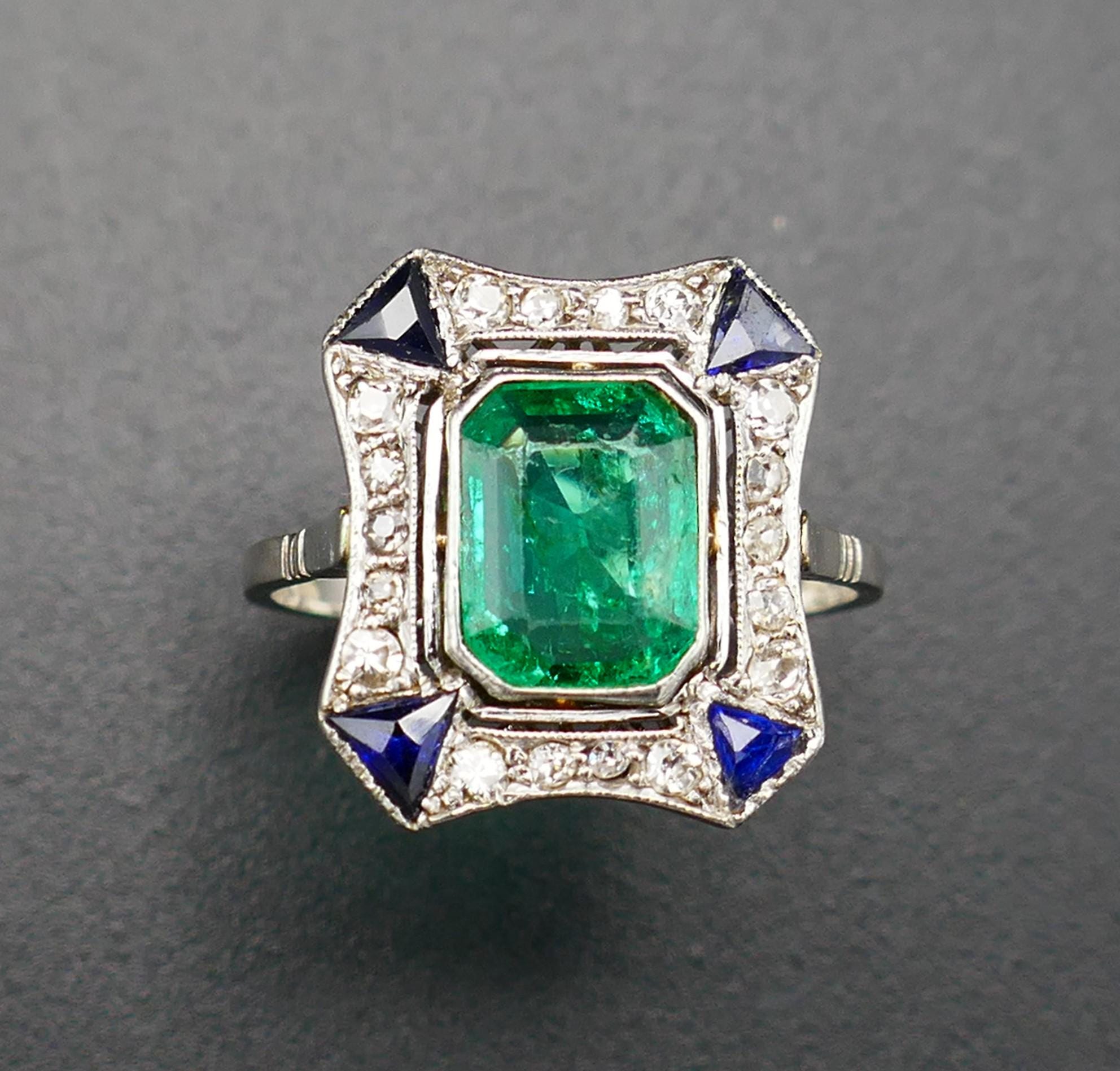 Bois Colombes Émeraude Naturelle De Colombie 9,32 Carats - Certifiée GGL, Huilée, Taille Excellente émeraude Verte Huilée
