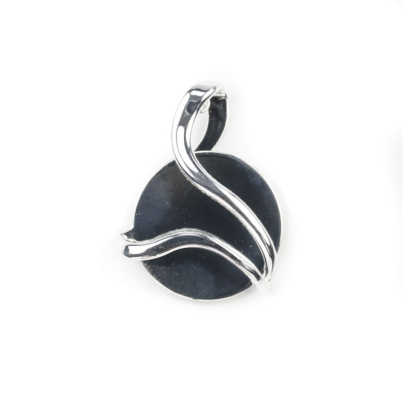Silver Plated Curvy Pendant with 25mm Flat Pad image 1