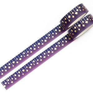 Ruban adhésif ruban adhésif en coeur 15 mm x 10 m avec feuille d'or - Cœurs suspendus sur un fond dégradé violet foncé - Amour - Design suédois par Willwa