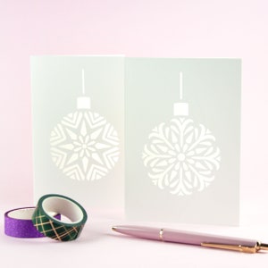 Ensemble de cartes de Noël - Deux cartes de Noël - Cartes de Noël boules de Noël - Cartes postales de motifs de Noël découpées - Design suédois par Willwa