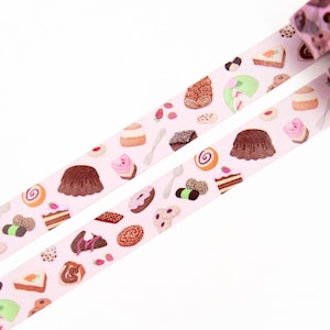 Kuchen Party Washi Tape 15mm x 10m - Süß Illustrierte Kuchen und Kekse auf rosa Hintergrund - Schokoladenkuchen und Donut - Schwedisches Design von Willwa
