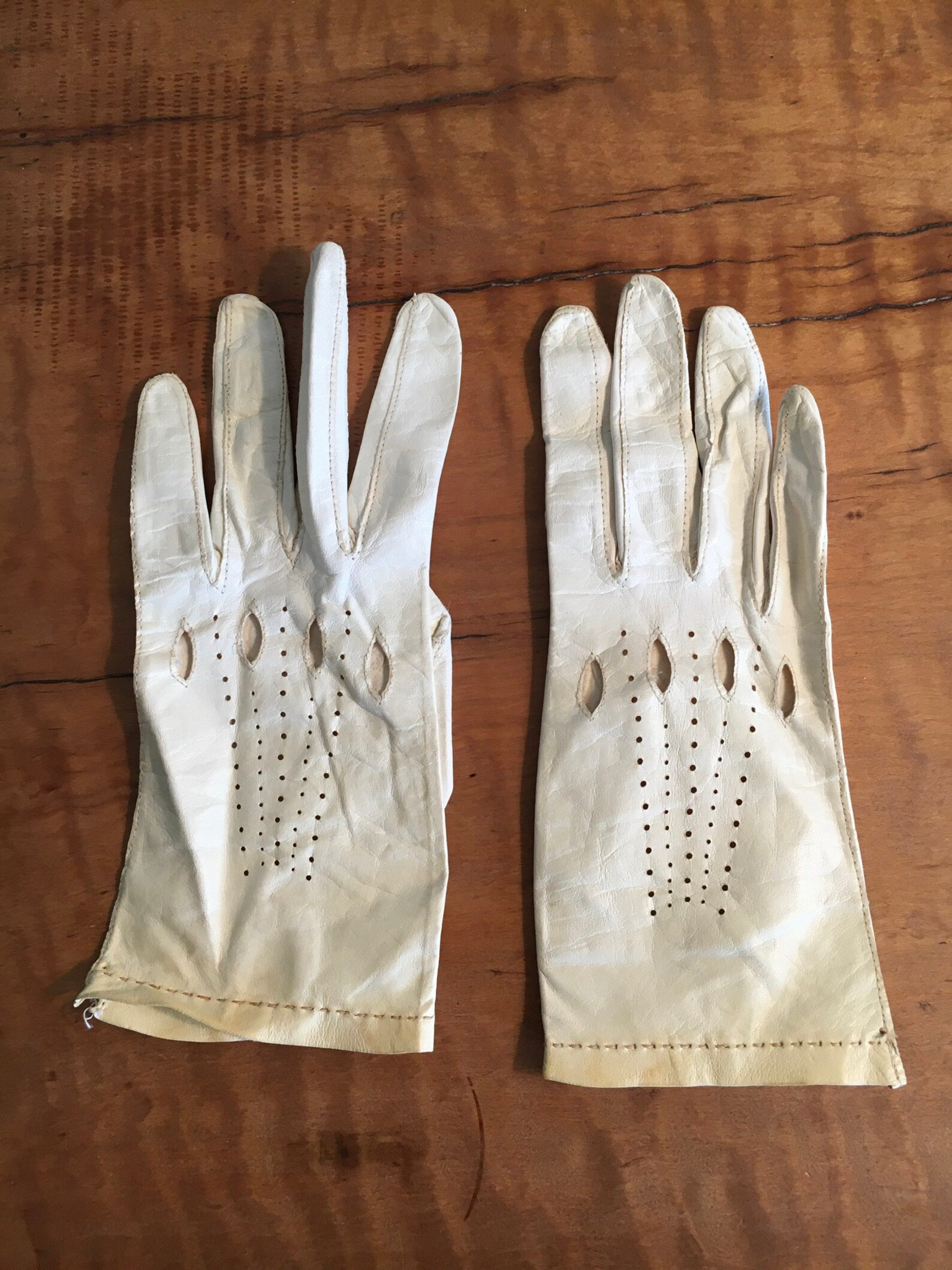 Vtg. White Leather Kid Gloves Made in Italy Etsy