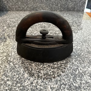 Atq Sad Iron with Handle