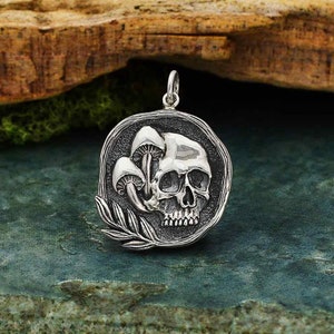Sterling silver skull pendant with mushrooms 27x20mm