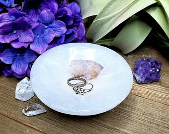 Selenite charging bowl, jewelry dish, crystal bowl, natural stone, altar decoration, healing crystals, healing crystals