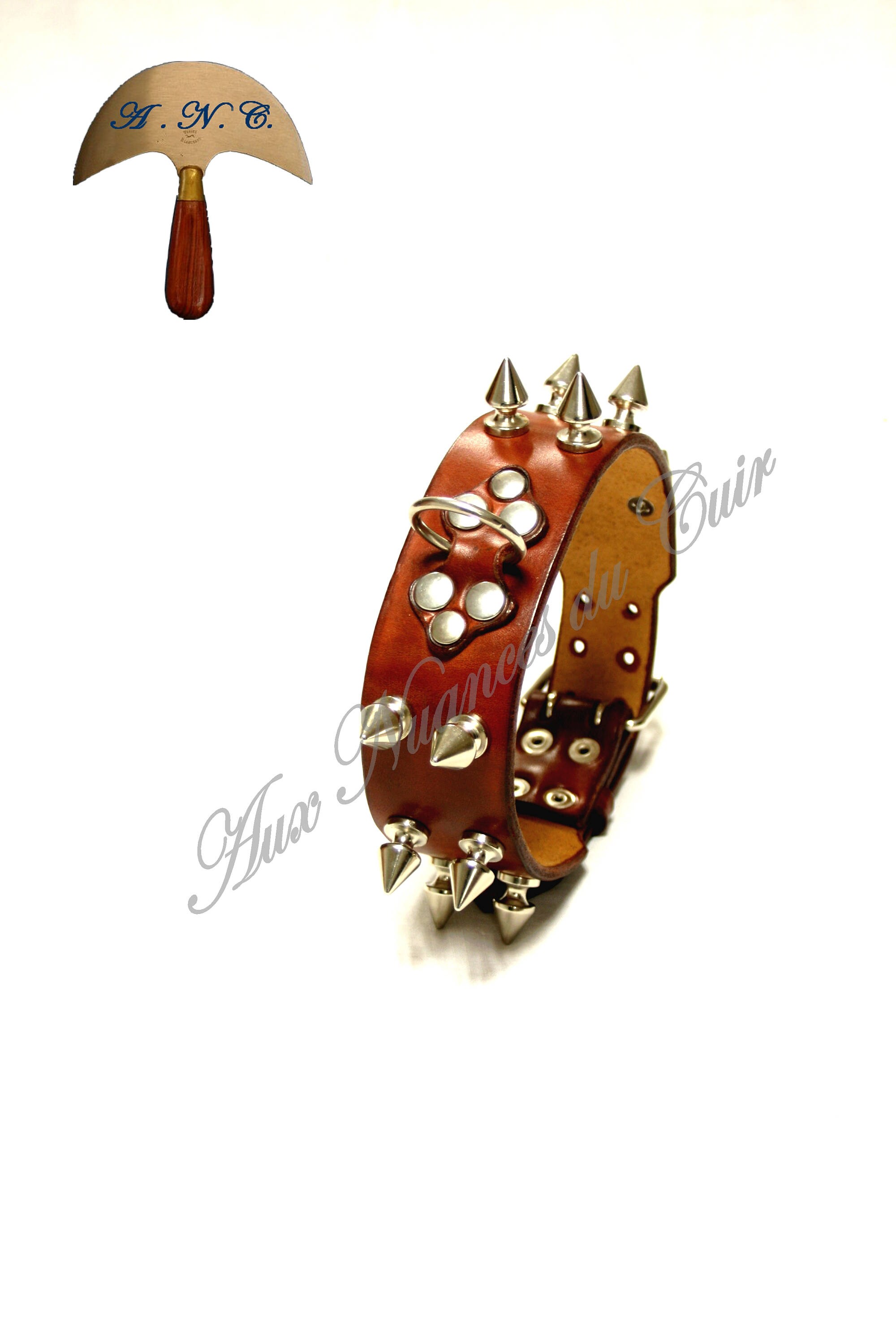 Collier à Clou en Cuir Artisanal Largeur 50mm Très Robuste