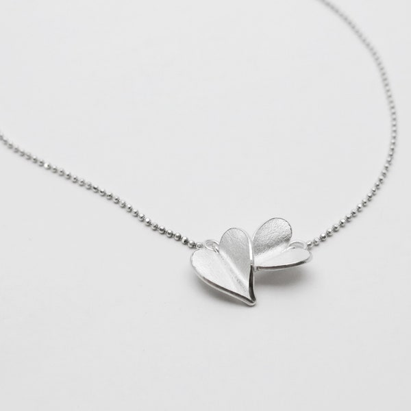 Feuilles de  Deux Cœurs Collier en argent massif fait main adjustable Feuilles d'Amour, About Love Collection