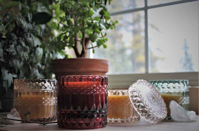 Beeswax candle in vintage style colored glass jar with wooden wick image 4