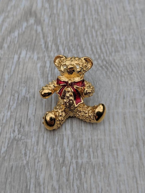 1989 Avon Textured Gold Tone Teddy Bear with a Brg