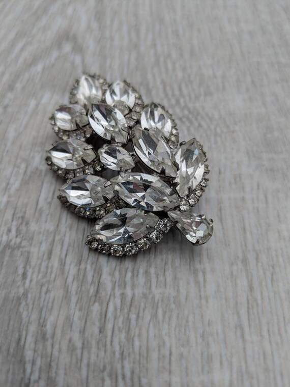 Dazzling Three Dimensional Rhinestone Leaf Brooch - image 9