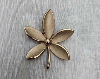 Crown Trifari Midcentury Satin and Glossy Finish Gold Tone Metal